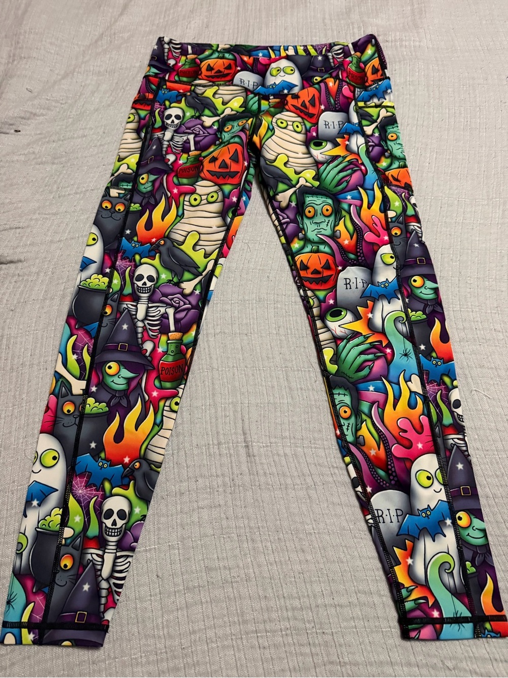 Women’s XL Constantly Varied Gear Halloween leggings